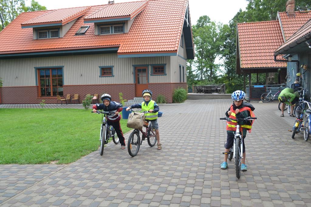 Gasthaus Pakalnes Vingis Rusne Exterior foto